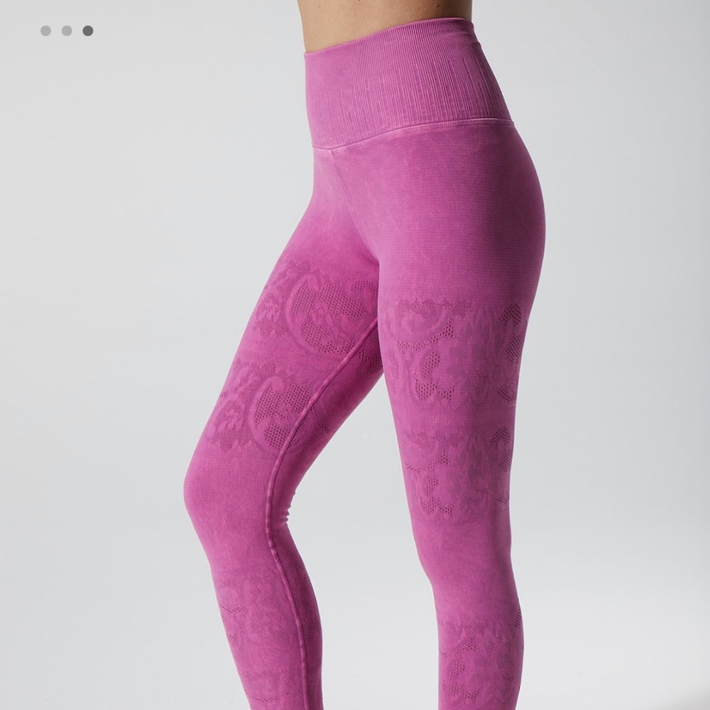 matching set air/Kscoope legging w/eclipse bra - Picture 9 of 9